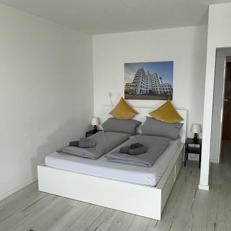 Apartment Rhein - Central - Balcony - Tradefair Neuss Exterior foto